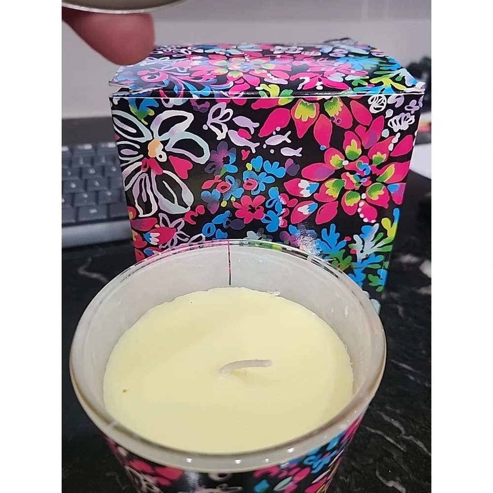 Lilly Pulitzer Bougie Scented Candle 8 oz New‎ GWP Printed Glass Jar